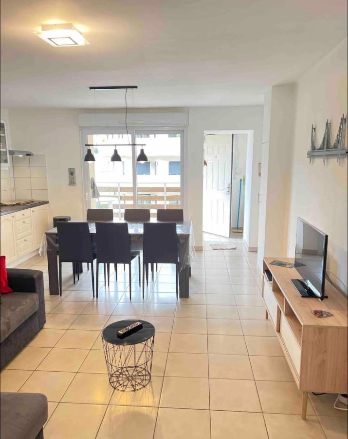Magnifique T3 Avec Balcon Vue Montagne , Plein Centre Et Proche Du Gérardmer